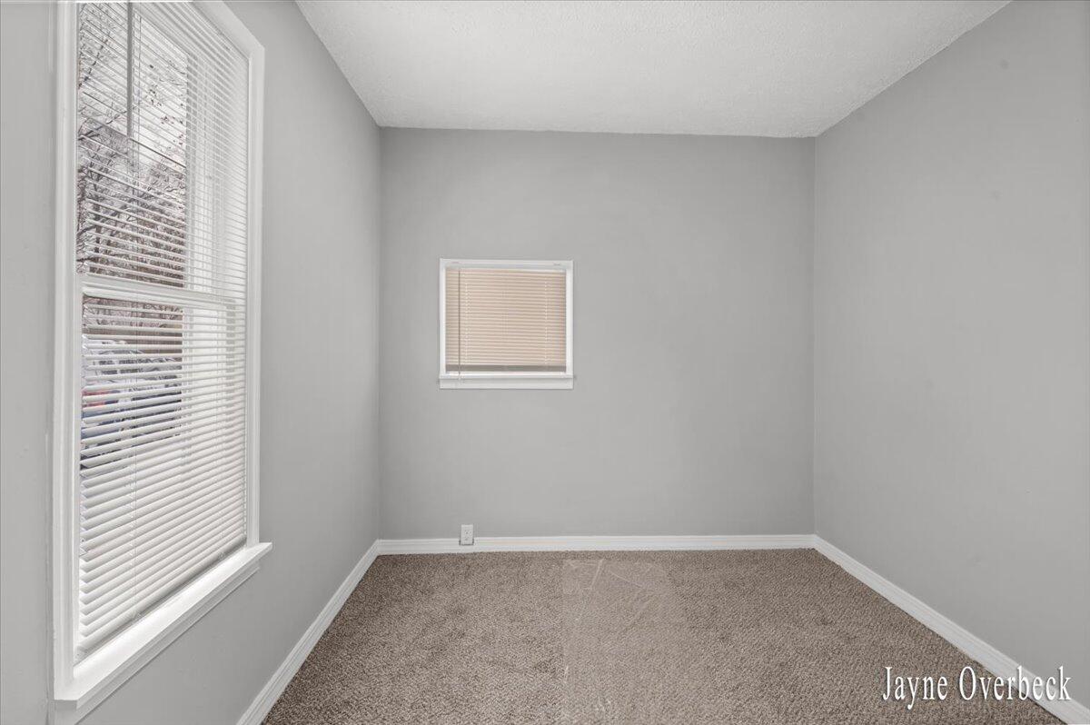 807 Pearl Street Belding, MI 48809 - Photo 12 of 23 07-DSC_9090