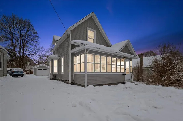 $190,000 | 807 Pearl Street, Belding, MI 48809