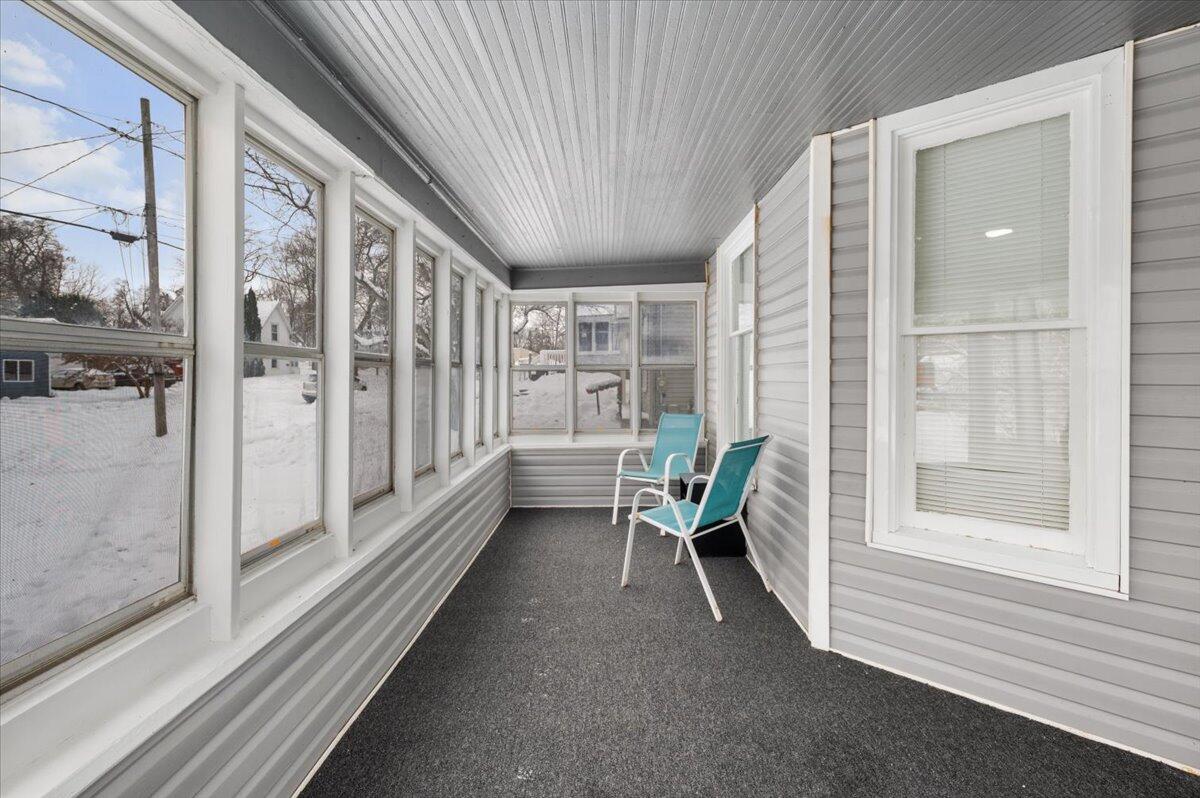 807 Pearl Street Belding, MI 48809 - Photo 5 of 23 02-DSC_9078