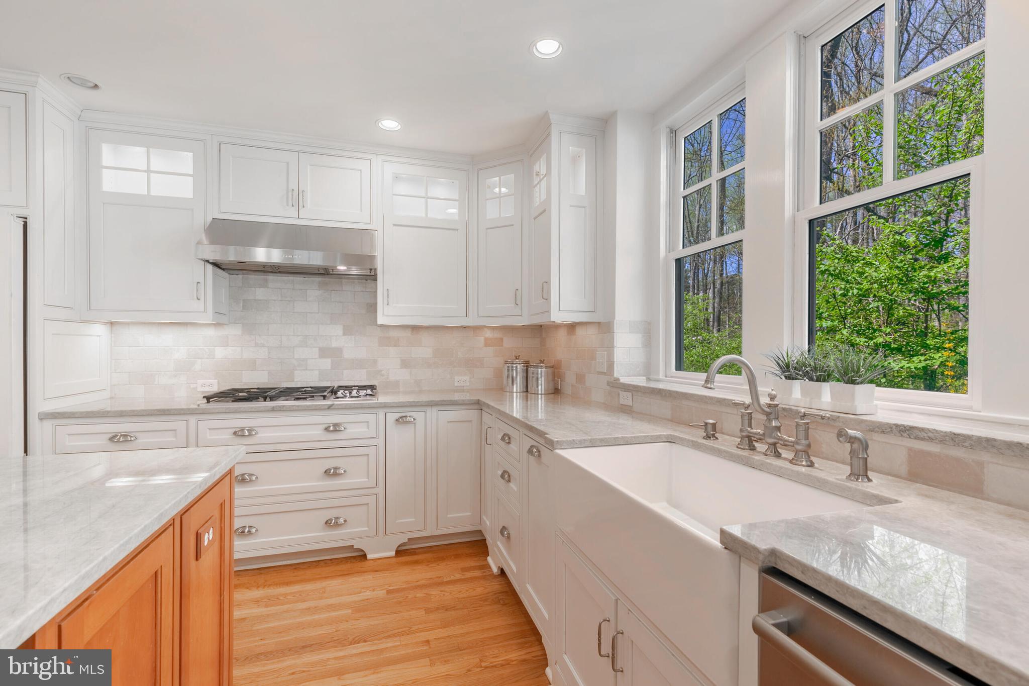 910 Peacock Station Road McLean, VA 22102 - Photo 9 of 48 Gallery Image 9