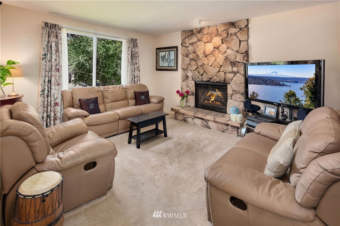 2528 178th Street Southeast Bothell, WA 98012 - Photo 5 of 19