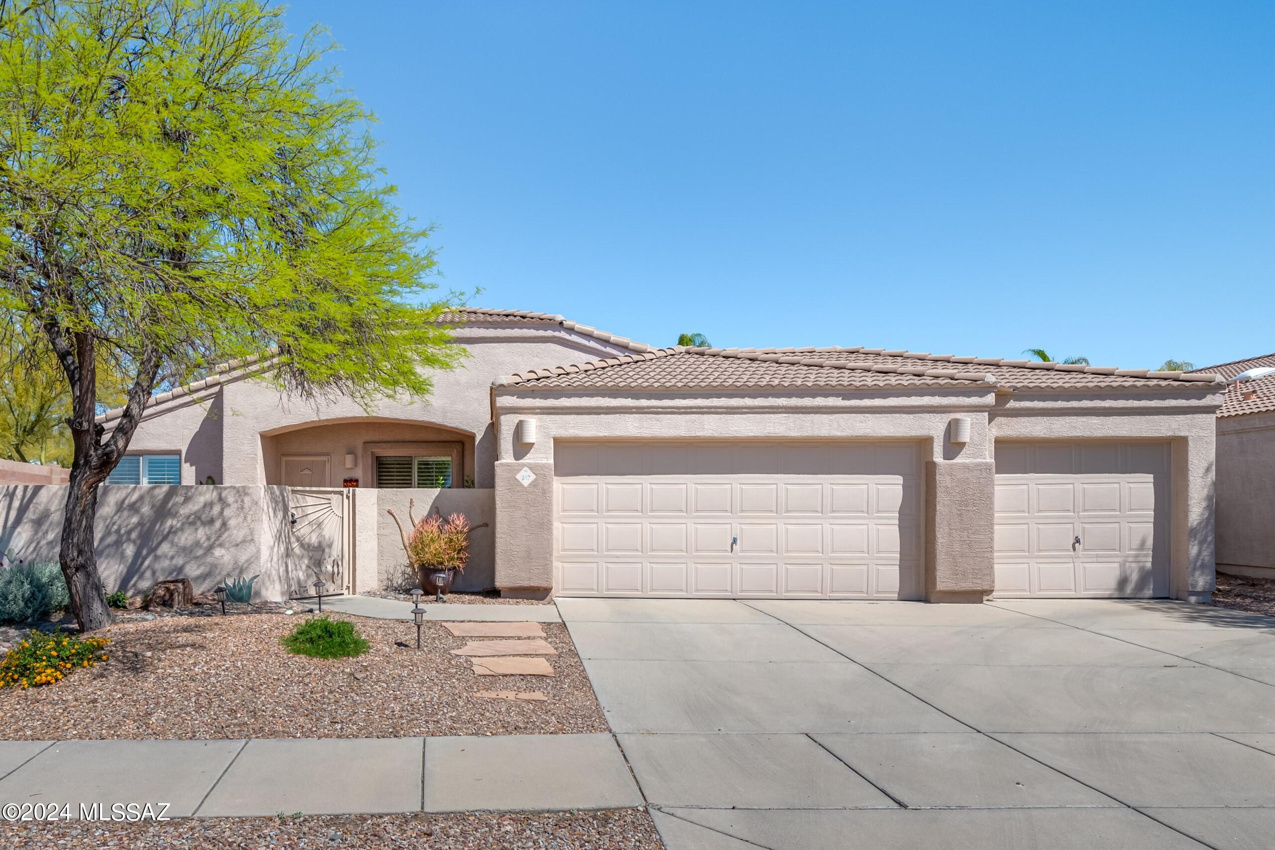 352 West Ridge Peak Road Tucson, AZ 85737 - Photo 1 of 28