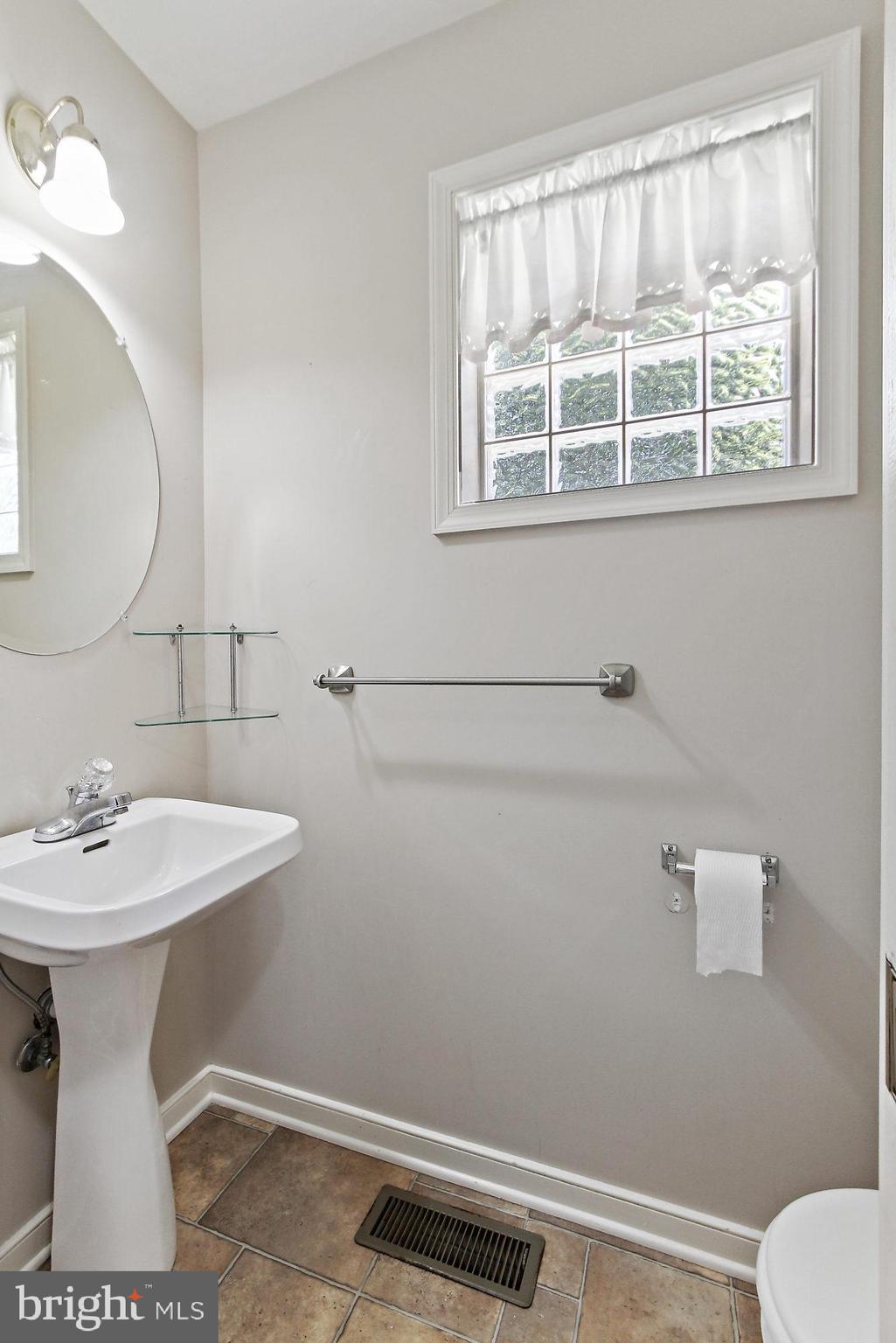 308 Royal Hunt Way Lititz, PA 17543 - Photo 13 of 32 Gallery Image 13