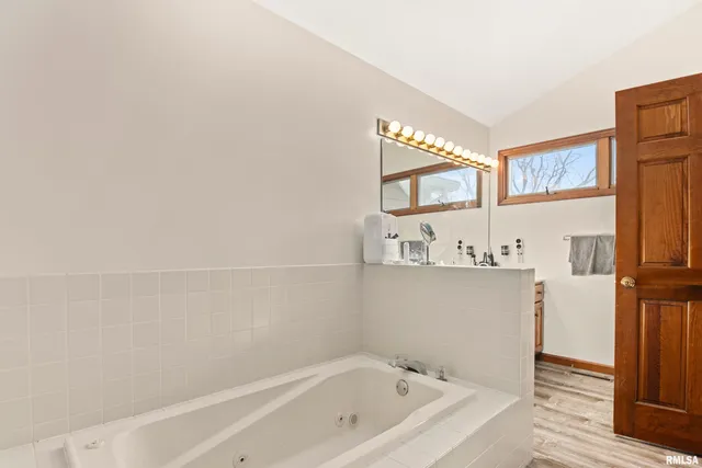 $389,900 | 209 West Morningside Drive, Peoria, IL 61614