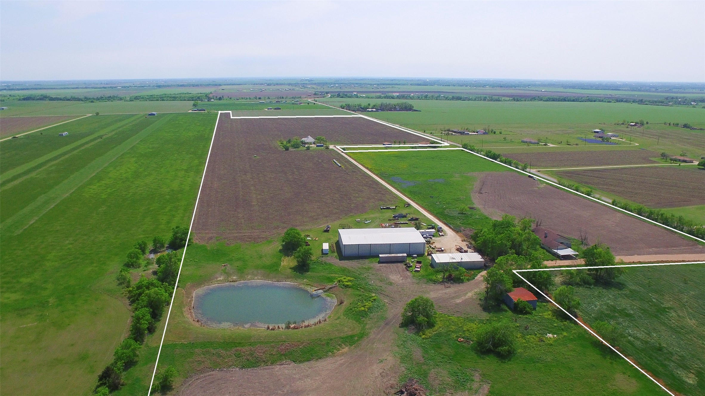 2711 County Road 406 Taylor, TX 76574 - Photo 1 of 8 an aerial view of a football ground