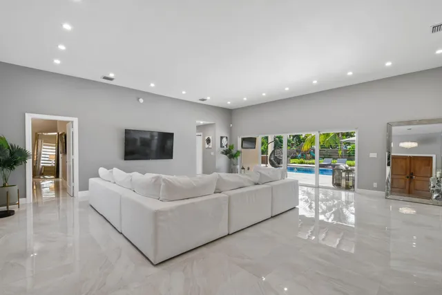 $10,500 | 7101 West Lake Drive, Lake Clarke Shores, FL 33406