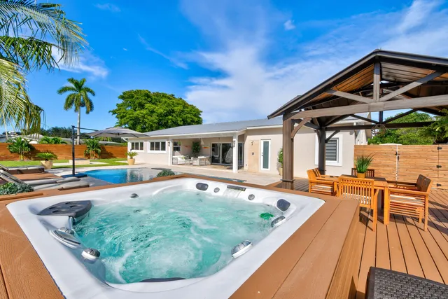 $10,500 | 7101 West Lake Drive, Lake Clarke Shores, FL 33406