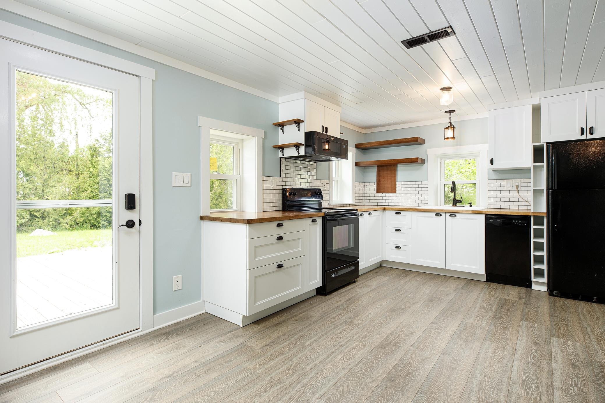 7018 Cedar Run Road Traverse City, MI 49684 - Photo 6 of 39 Gallery Image 6