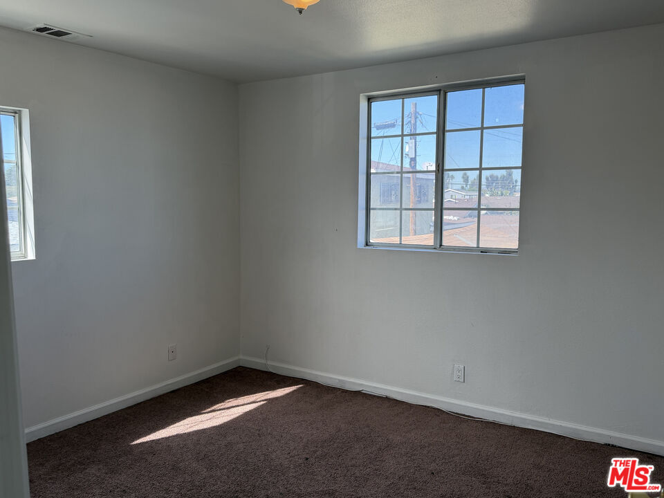 205 West Poplar Street Compton, CA 90220 - Photo 11 of 19