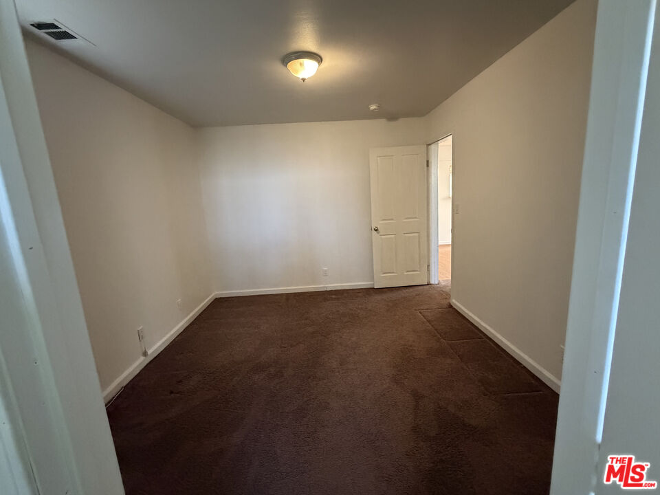 205 West Poplar Street Compton, CA 90220 - Photo 8 of 19