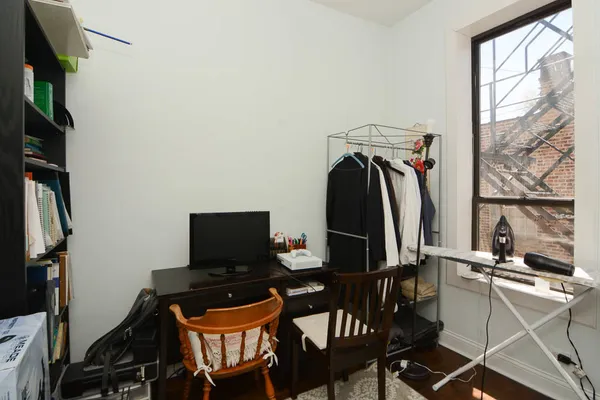 $1,695 | 2347 West 24th Place, Unit 1R, Chicago, IL 60608