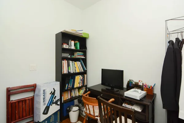 $1,695 | 2347 West 24th Place, Unit 1R, Chicago, IL 60608