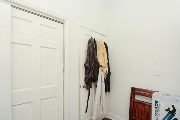 $1,695 | 2347 West 24th Place, Unit 1R, Chicago, IL 60608