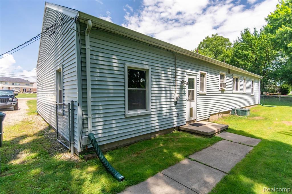 826 Michelson Road Rochester Hills, MI 48307 - Photo 29 of 34