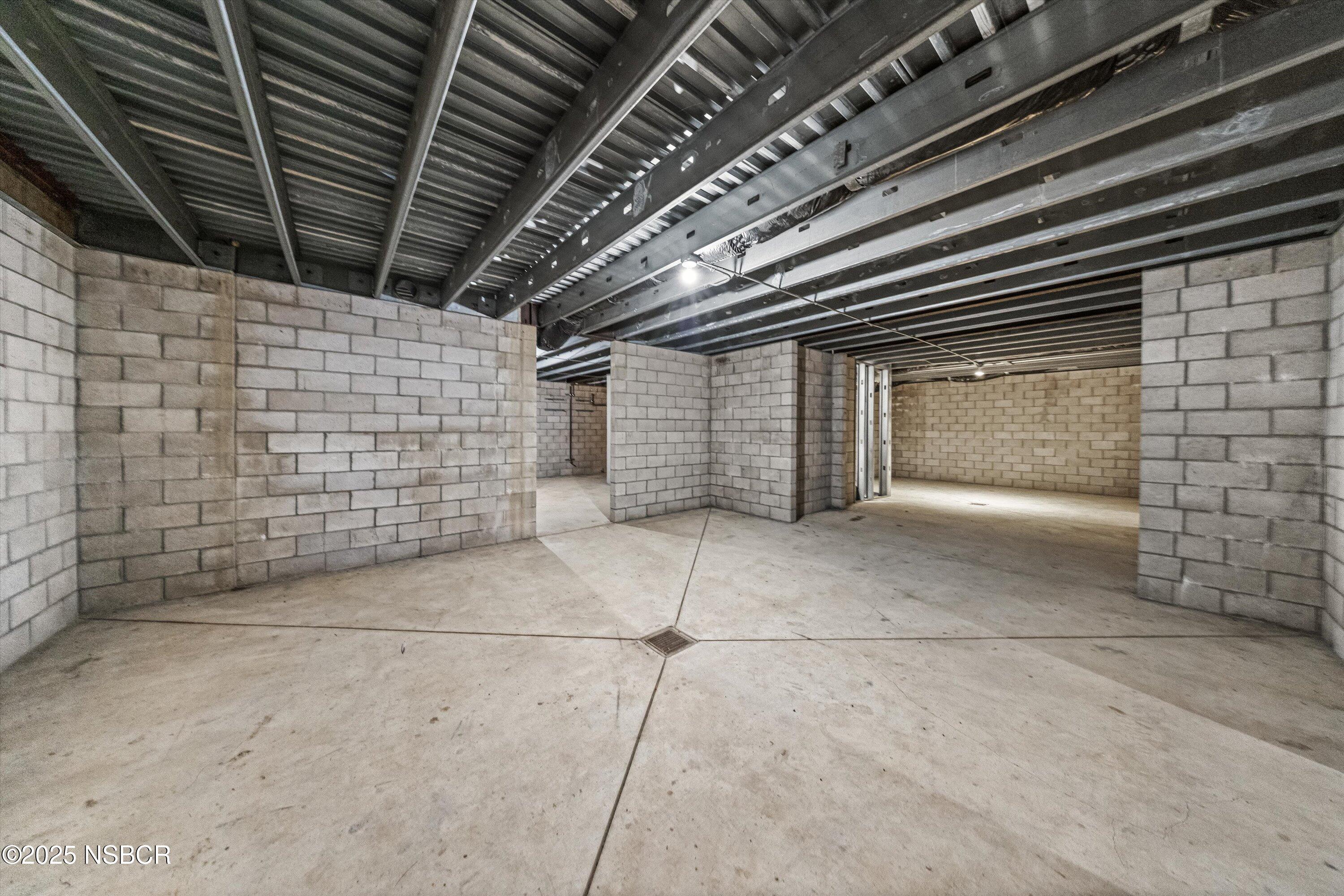 4375 Sweeney Road Lompoc, CA 93436 - Photo 55 of 74 a view of empty room with garage