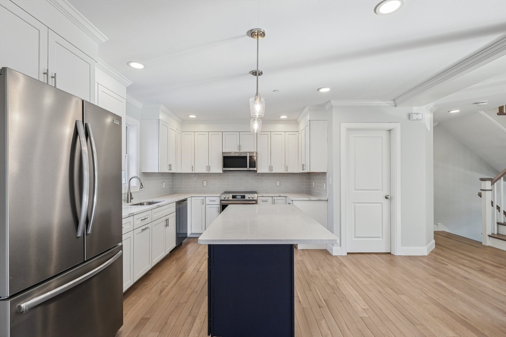 3 Hickory Hill Road, Unit B Wakefield, MA 01880 - Photo 3 of 7 Gallery Image 3