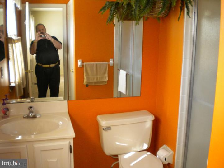 109 Farnwood Road Mount Laurel, NJ 08054 - Photo 6 of 22 Bathroom