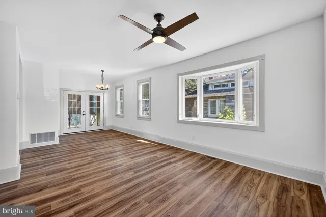 $364,900 | 334 Rosalind Avenue, Gloucester City, NJ 08030