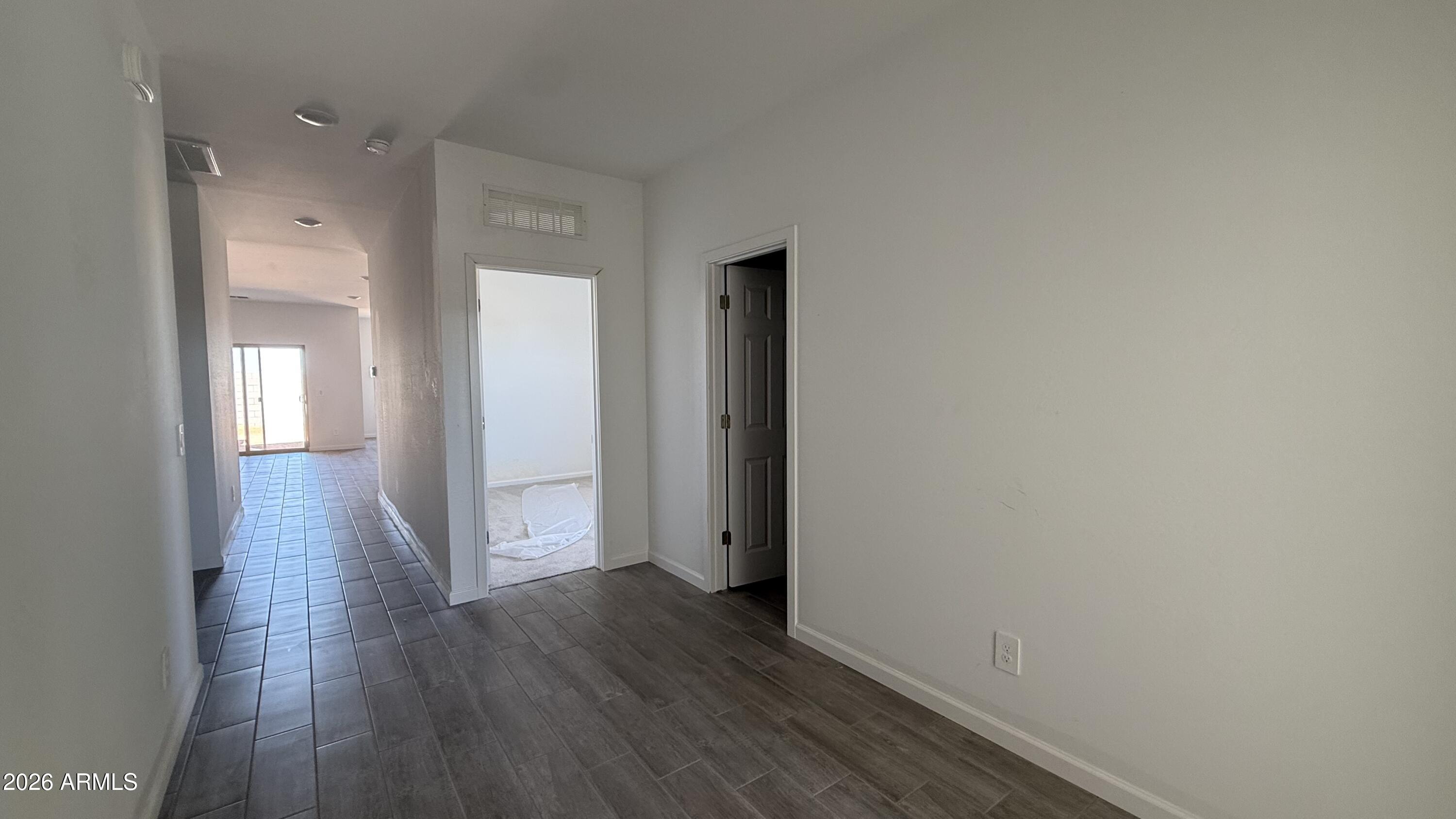 47624 West Moeller Road Maricopa, AZ 85139 - Photo 4 of 32 03 - Foyer