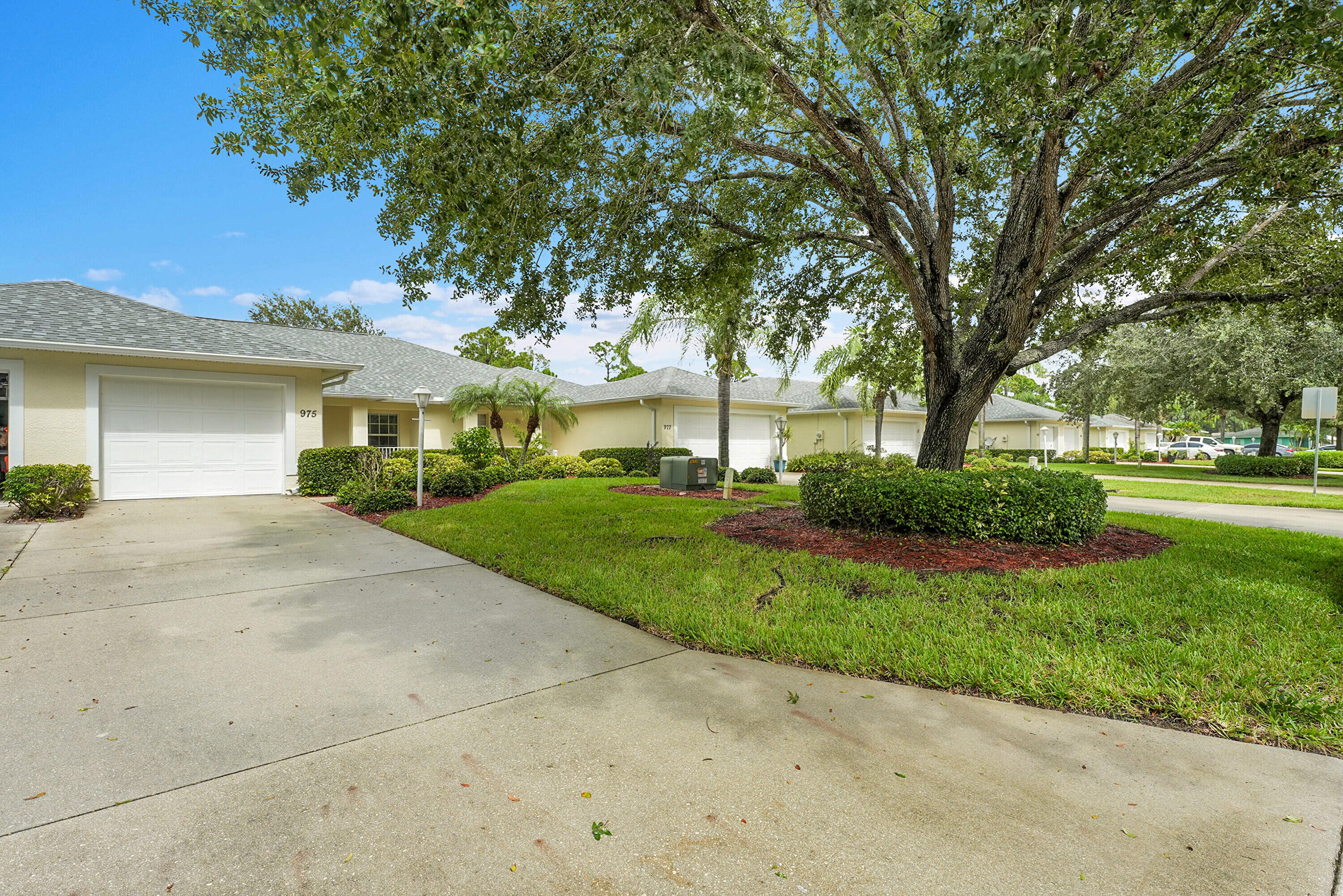 975 South Easy Street Sebastian, FL 32958 - Photo 5 of 41 02_0 (2)