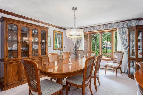 $1,145,000 | 10 Oak Hill Drive, Lincoln, RI 02865