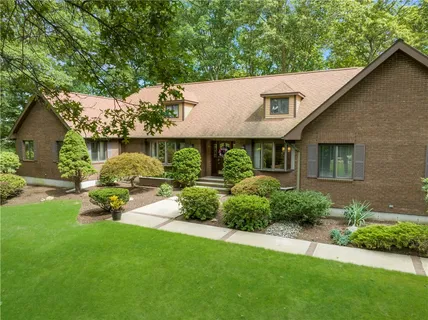 $1,145,000 | 10 Oak Hill Drive, Lincoln, RI 02865