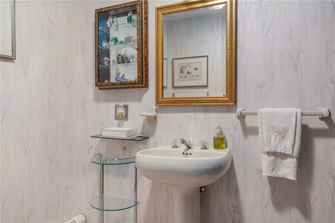 $1,145,000 | 10 Oak Hill Drive, Lincoln, RI 02865