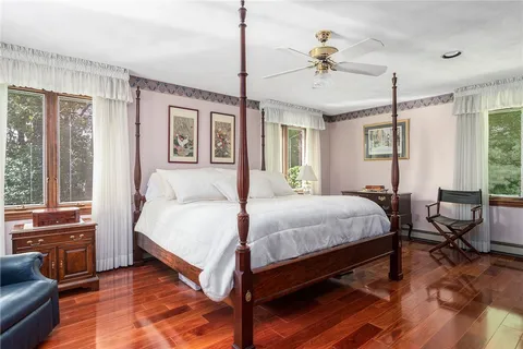 $1,145,000 | 10 Oak Hill Drive, Lincoln, RI 02865