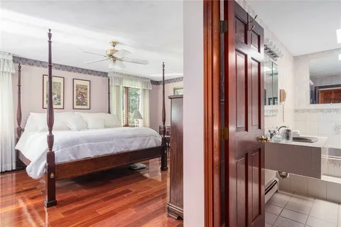 $1,145,000 | 10 Oak Hill Drive, Lincoln, RI 02865