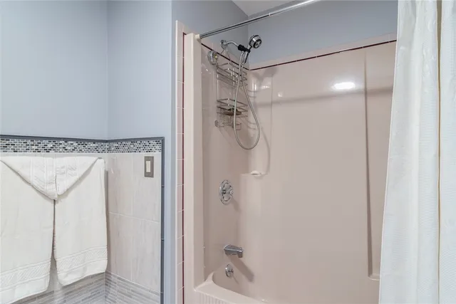 $1,145,000 | 10 Oak Hill Drive, Lincoln, RI 02865