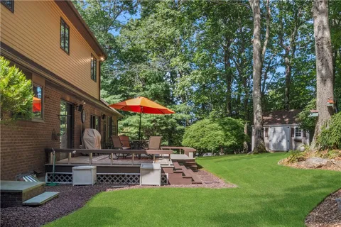 $1,145,000 | 10 Oak Hill Drive, Lincoln, RI 02865