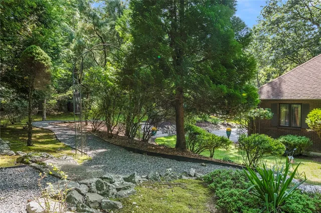 $1,145,000 | 10 Oak Hill Drive, Lincoln, RI 02865