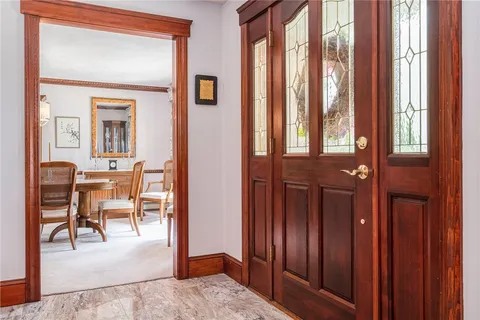 $1,145,000 | 10 Oak Hill Drive, Lincoln, RI 02865