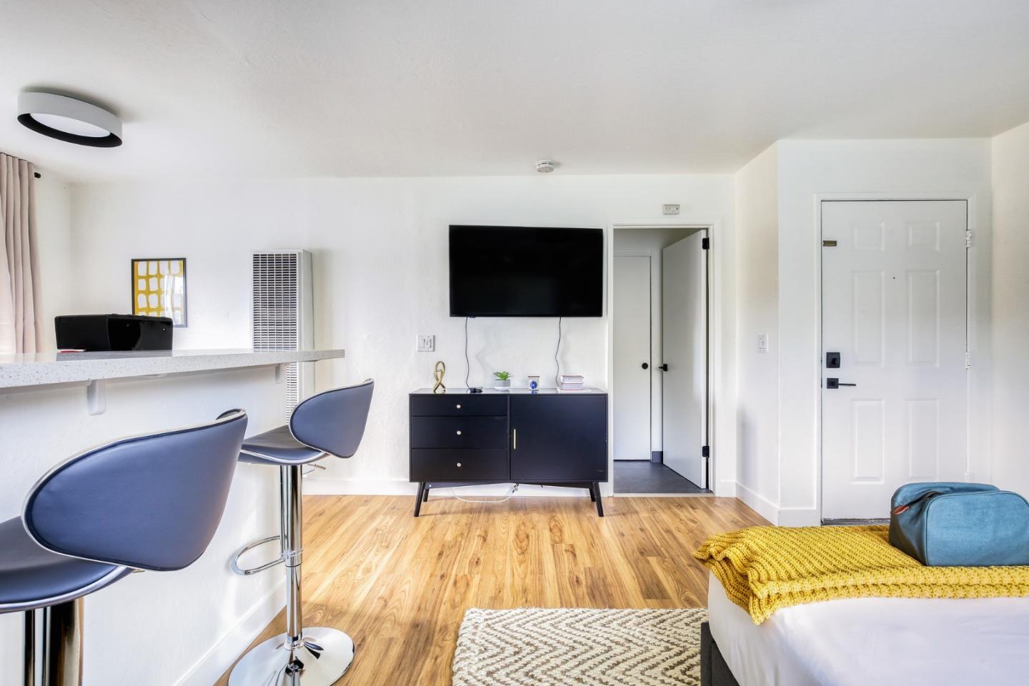 128 East Reed Street, Unit 5 San Jose, CA 95112 - Photo 3 of 18