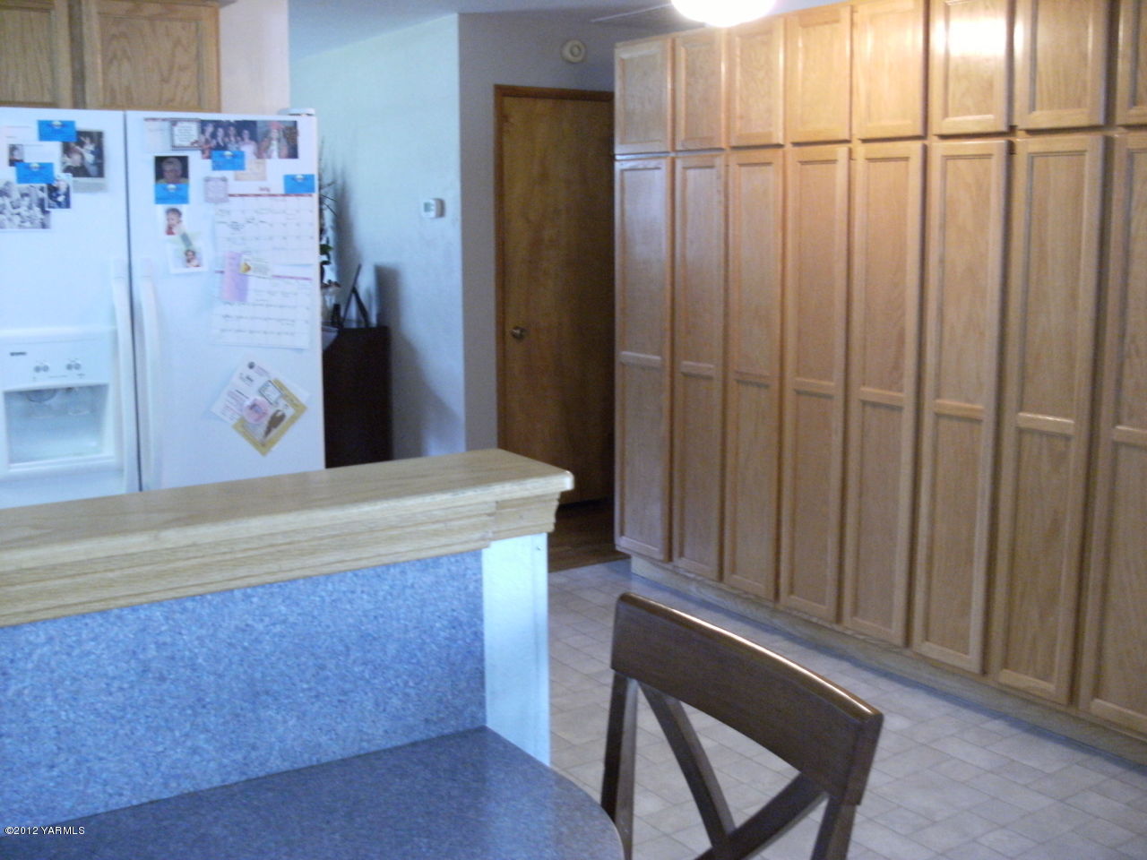 1628 Saul Road Sunnyside, WA 98944 - Photo 5 of 10 a view of walk in closet