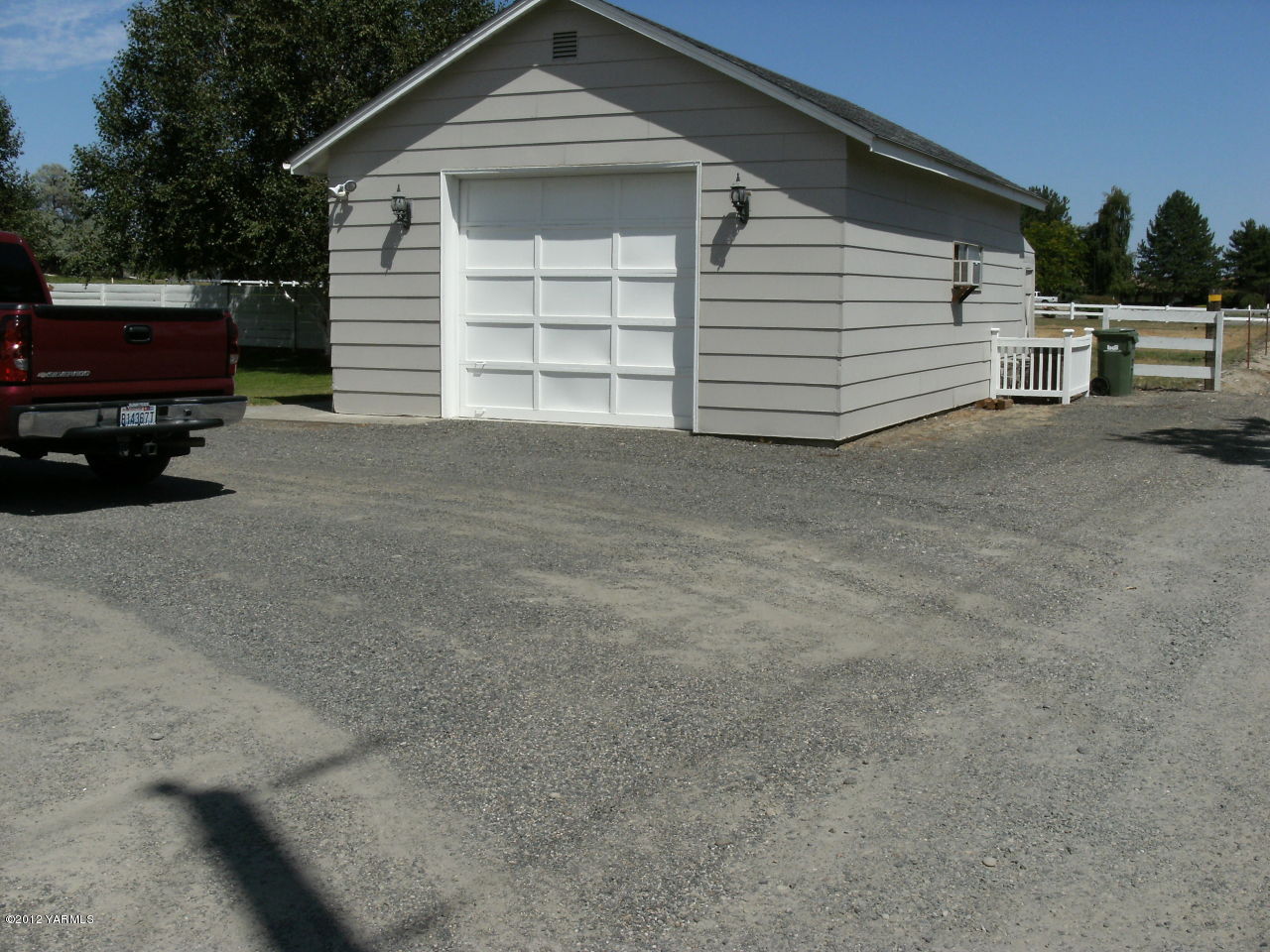 1628 Saul Road Sunnyside, WA 98944 - Photo 7 of 10 a view of a house with a yard