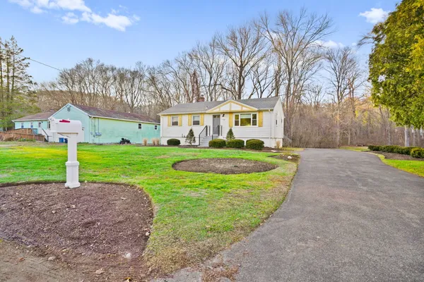 $3,750 | 132 Toll House Lane, Fairfield, CT 06825