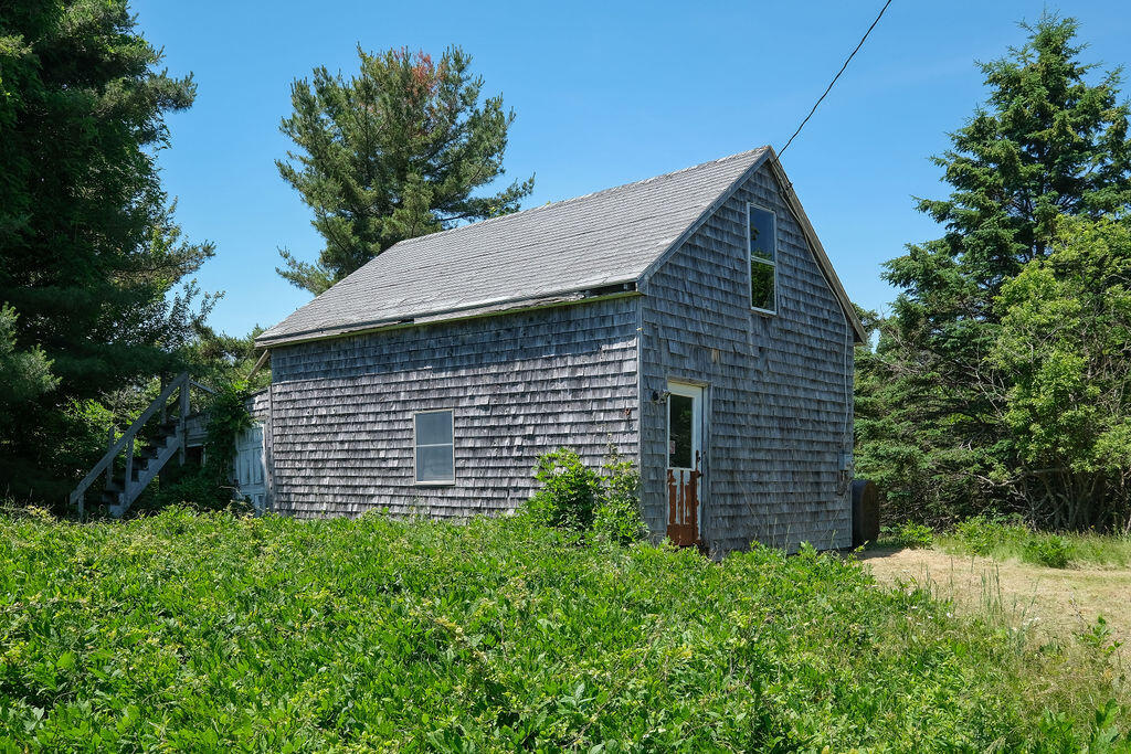 10 Cemetery Road Stonington, ME 04681 - Photo 2 of 11 10 Cemetery Road