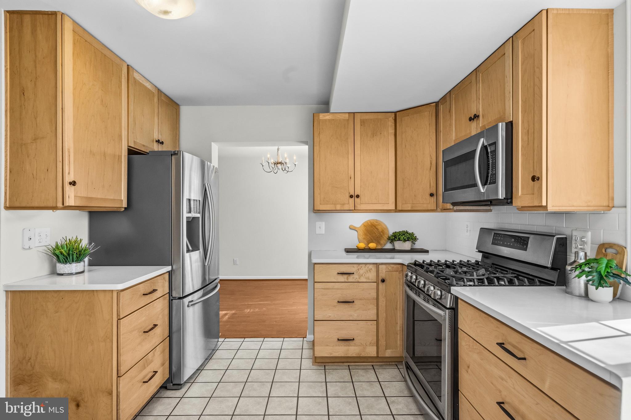 9101 Blue Jug Landing Burke, VA 22015 - Photo 15 of 63