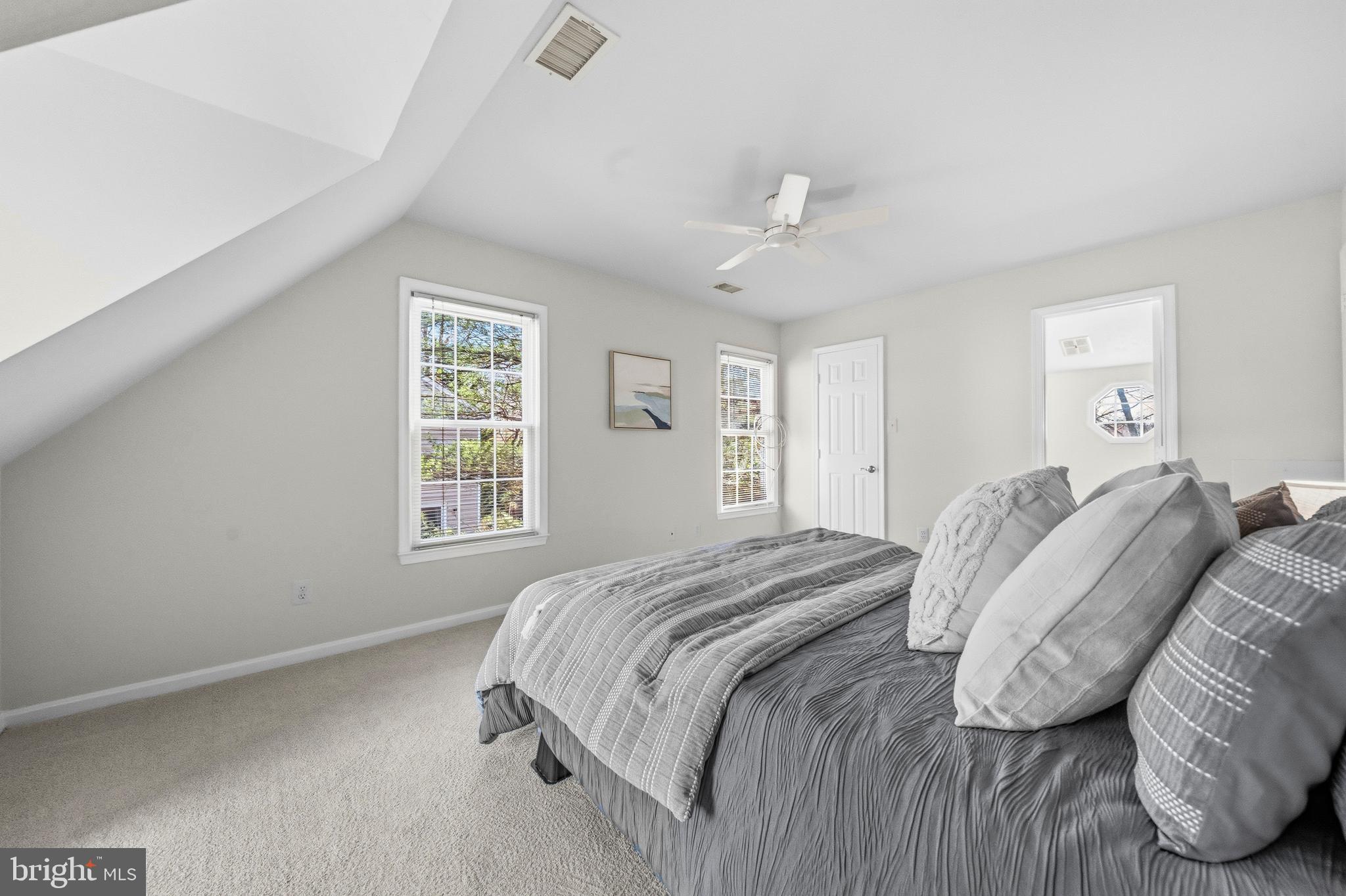 9101 Blue Jug Landing Burke, VA 22015 - Photo 22 of 63