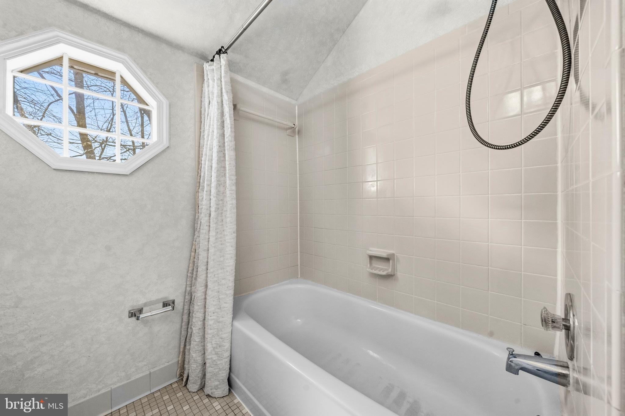 9101 Blue Jug Landing Burke, VA 22015 - Photo 24 of 63