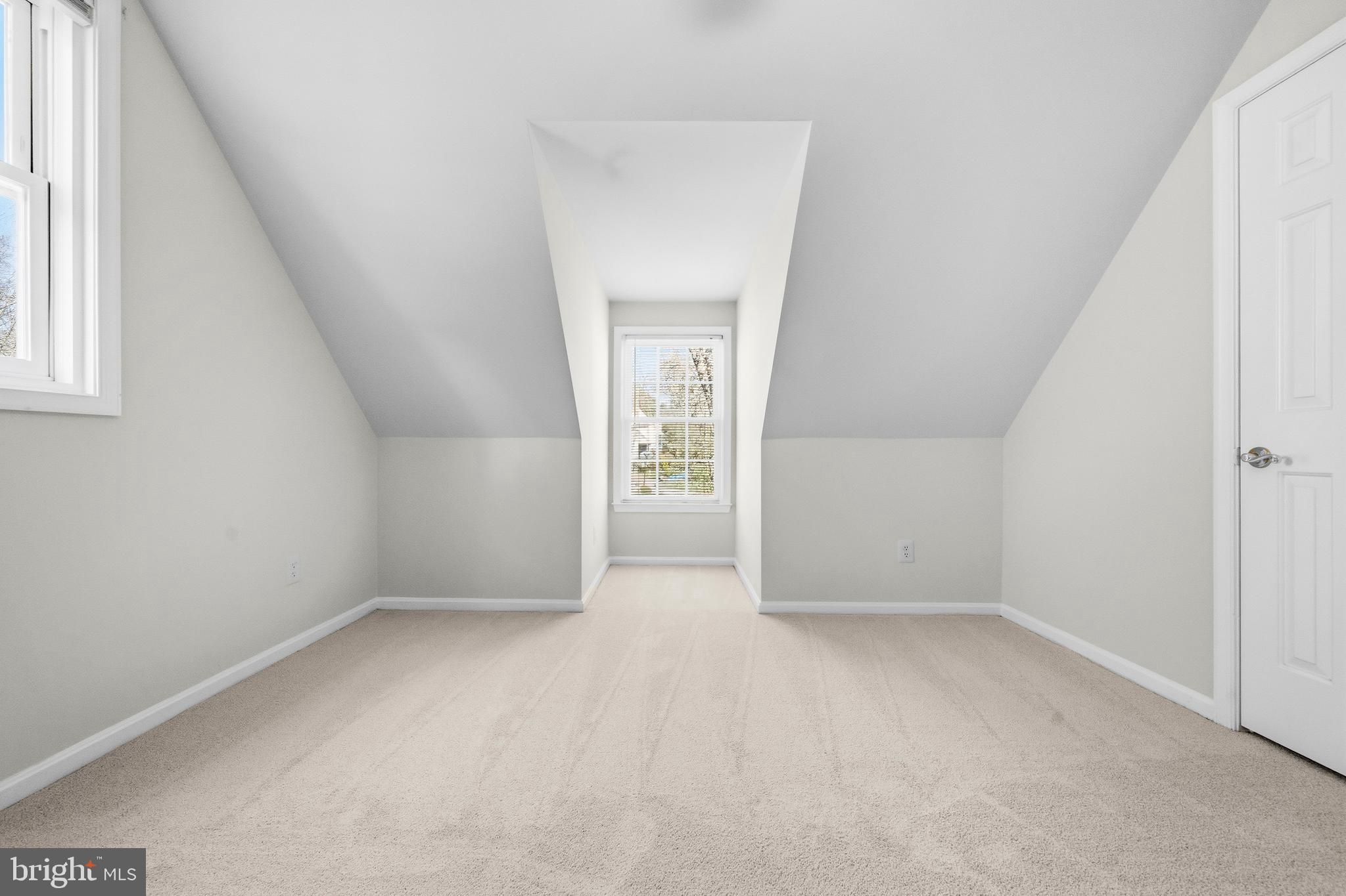 9101 Blue Jug Landing Burke, VA 22015 - Photo 26 of 63