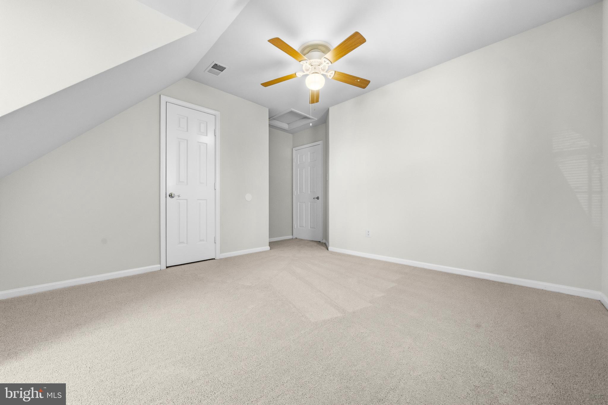 9101 Blue Jug Landing Burke, VA 22015 - Photo 27 of 63