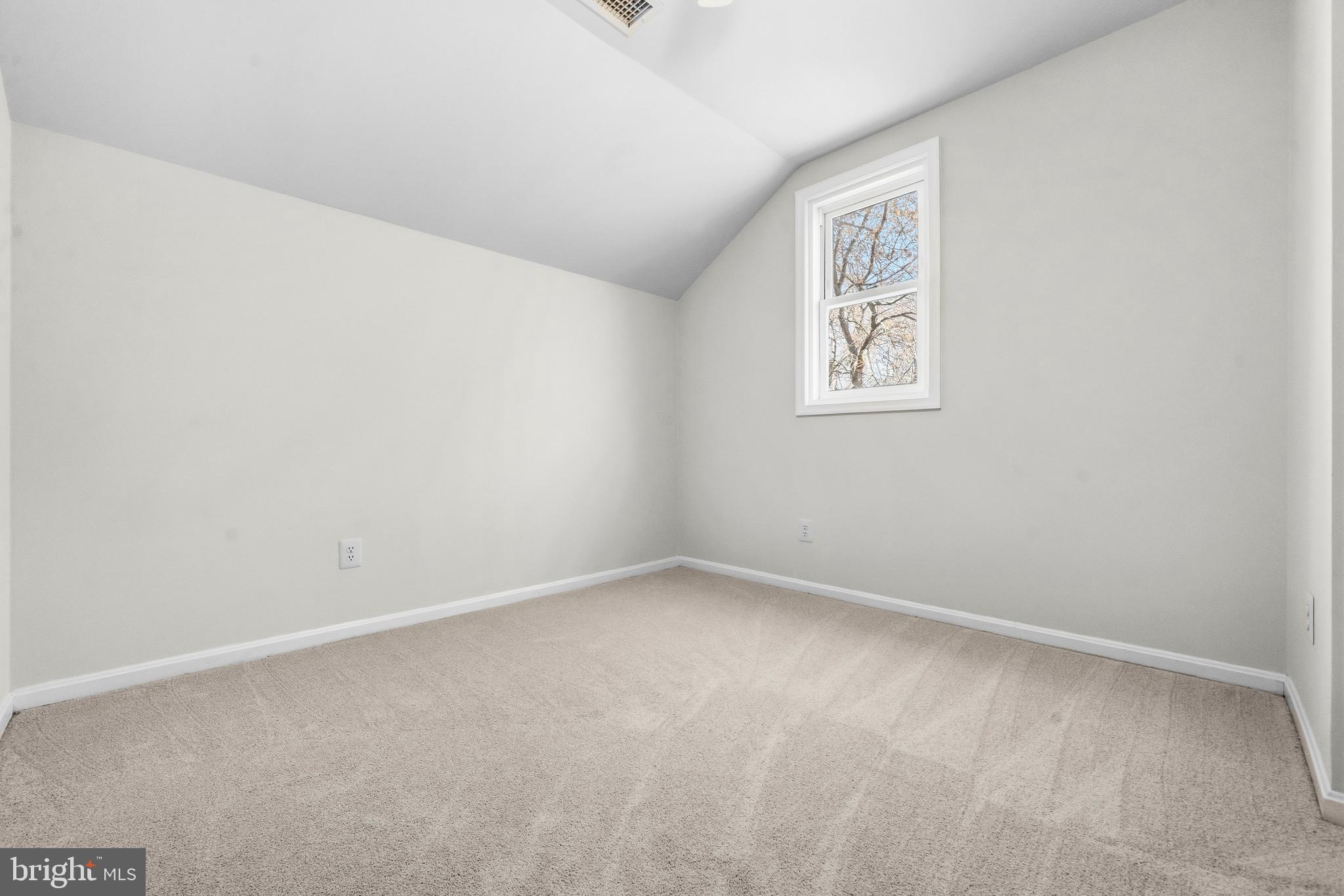 9101 Blue Jug Landing Burke, VA 22015 - Photo 29 of 63