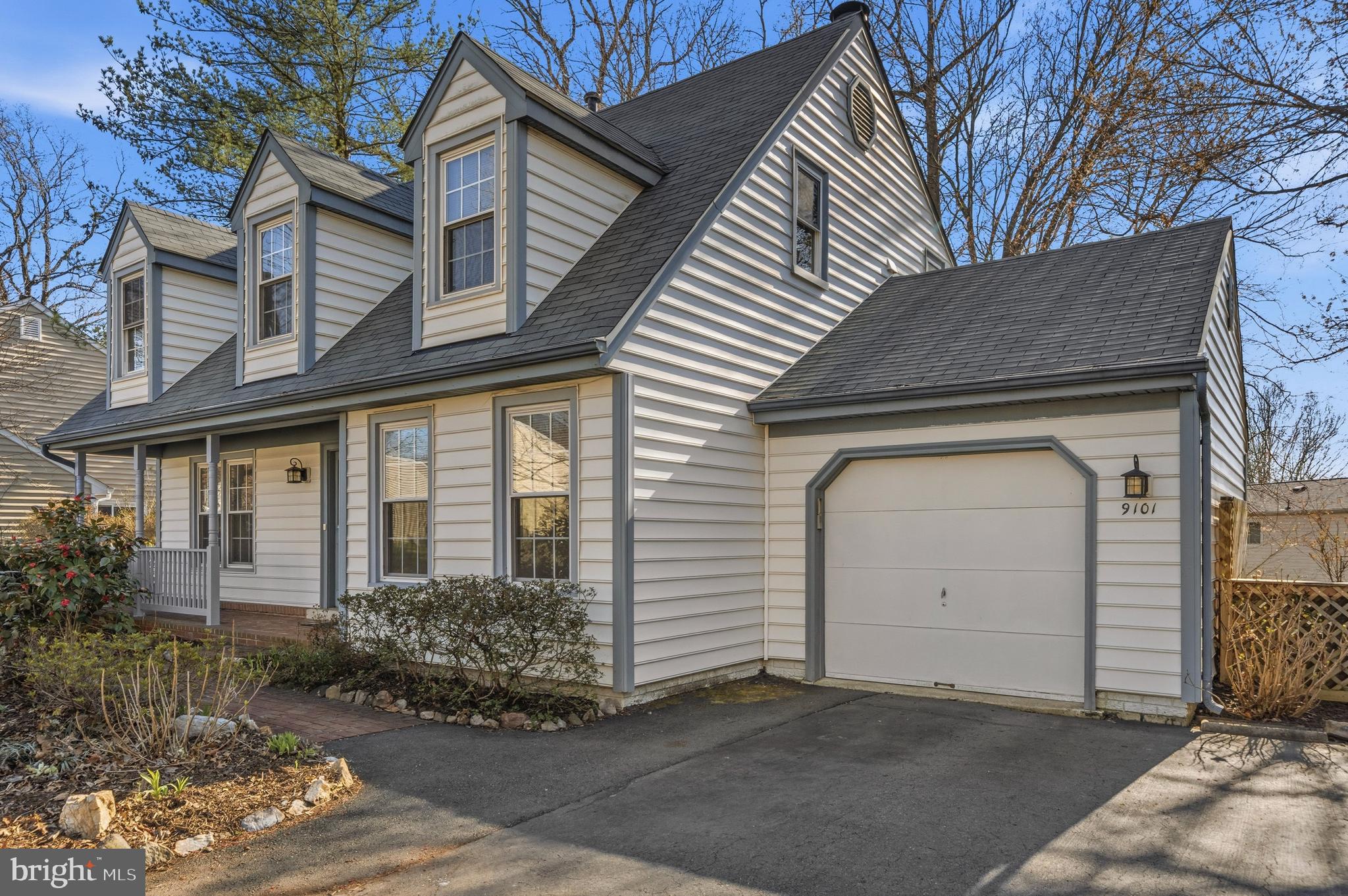 9101 Blue Jug Landing Burke, VA 22015 - Photo 3 of 63