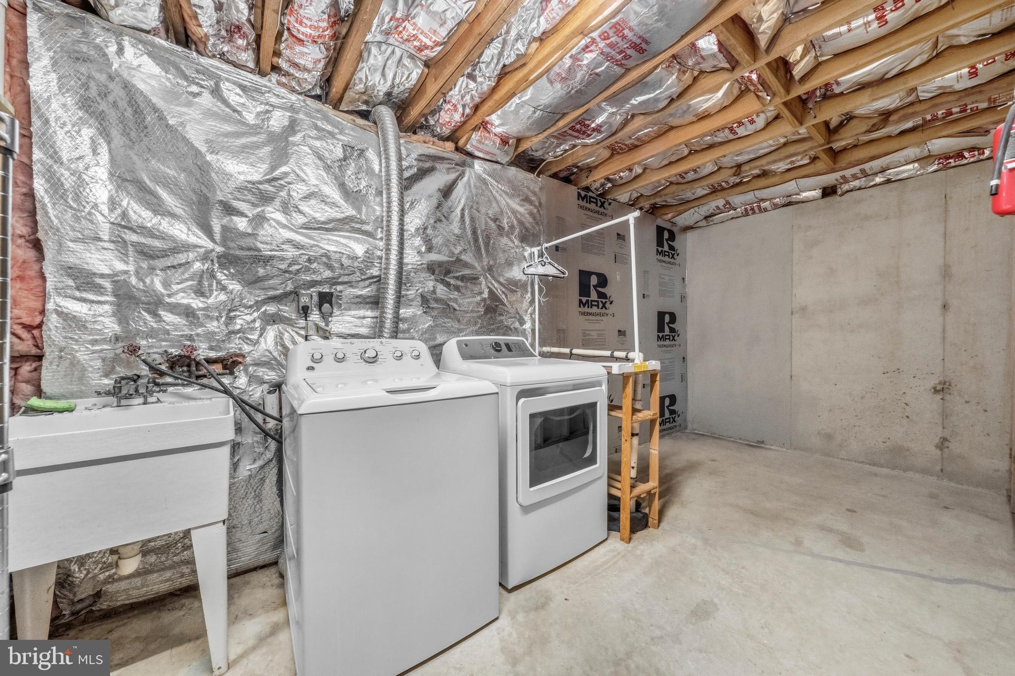 9101 Blue Jug Landing Burke, VA 22015 - Photo 36 of 63