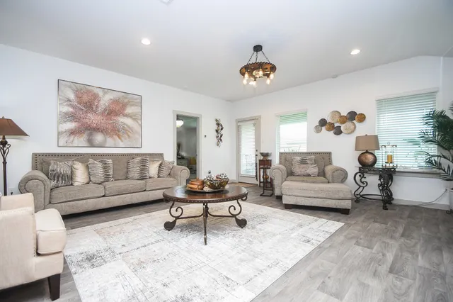 $2,600 | 7723 Golden Rubia Lane, Rosharon, TX 77583