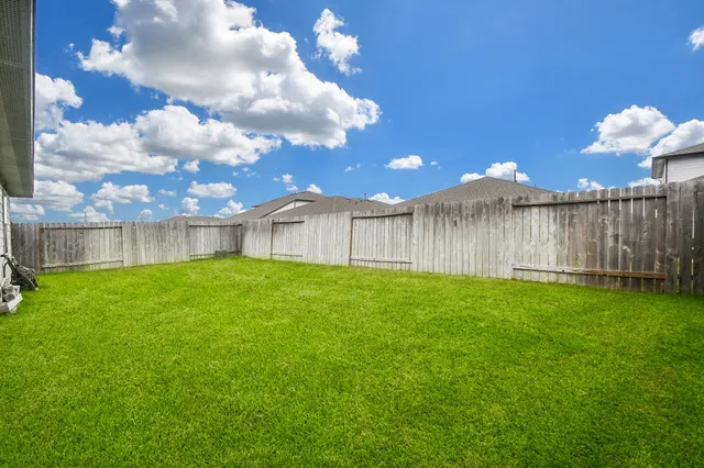 $2,600 | 7723 Golden Rubia Lane, Rosharon, TX 77583