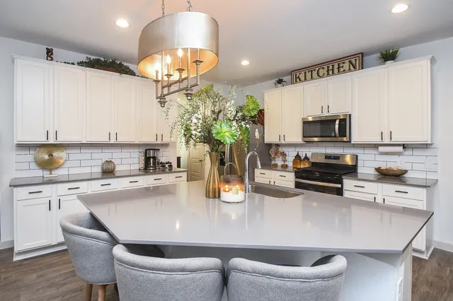 $2,600 | 7723 Golden Rubia Lane, Rosharon, TX 77583