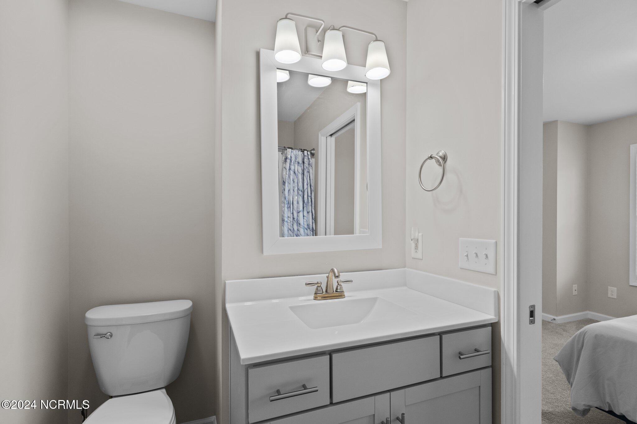175 Old Murdoch Road, Unit 703 Morehead City, NC 28570 - Photo 25 of 39 2nd full private bath